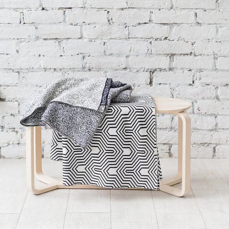 Geometric Black & White Knitted Throw 130 x 170cm     FREE UK Delivery.