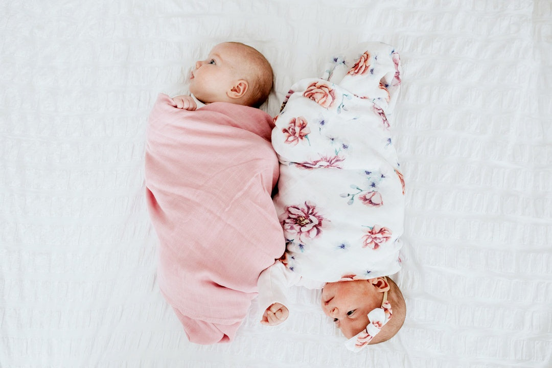 Pack of 2 Muslin Swaddles     FREE UK Delivery